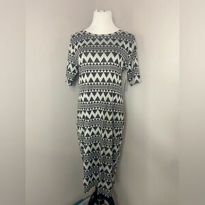 LuLaRoe Julia Dress Black and White Geometric Textured Fabric Midi Form Fitting
